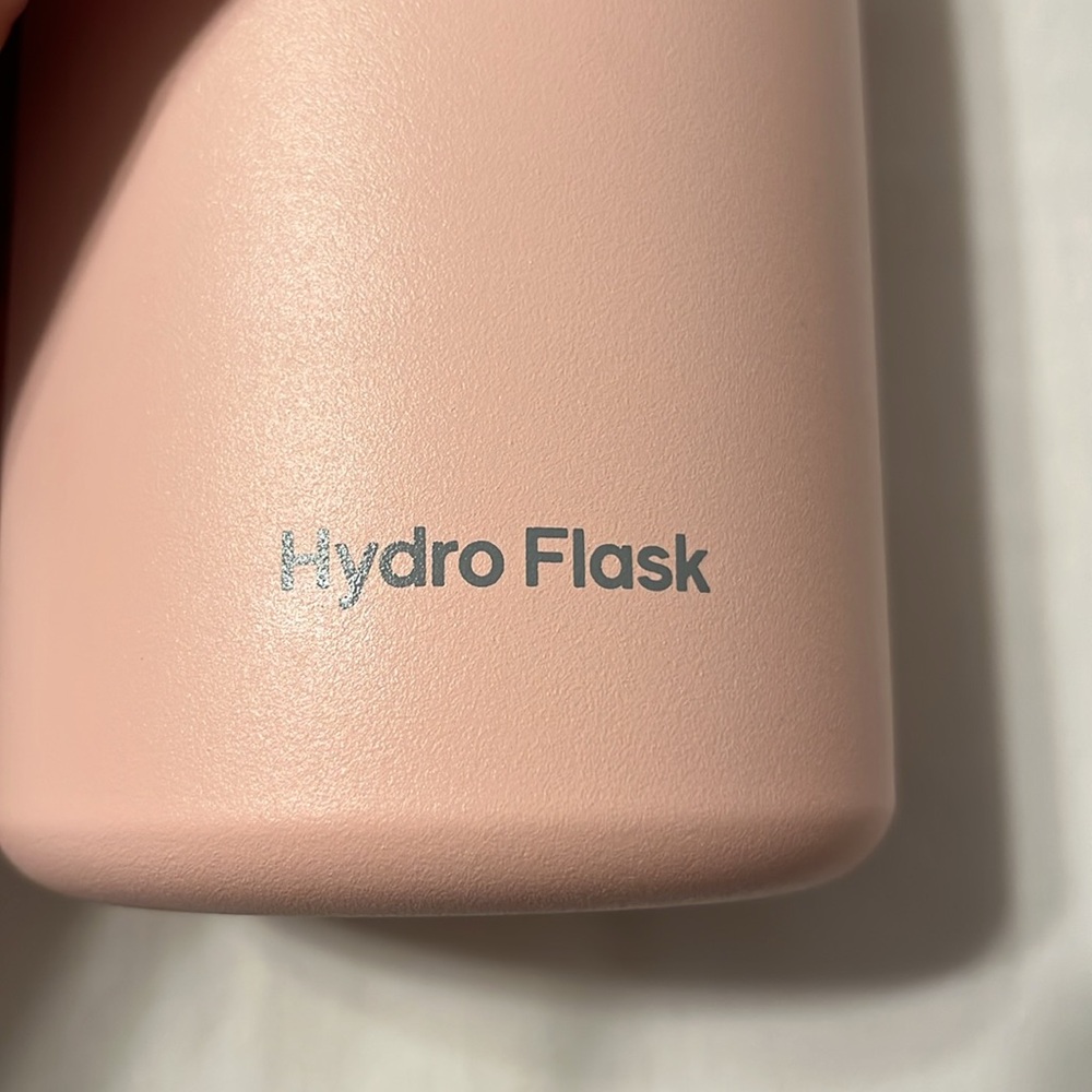 Hydroflask Original Dogwood “Strawberry Milk” With Matching Boot - Picture 3 of 11
